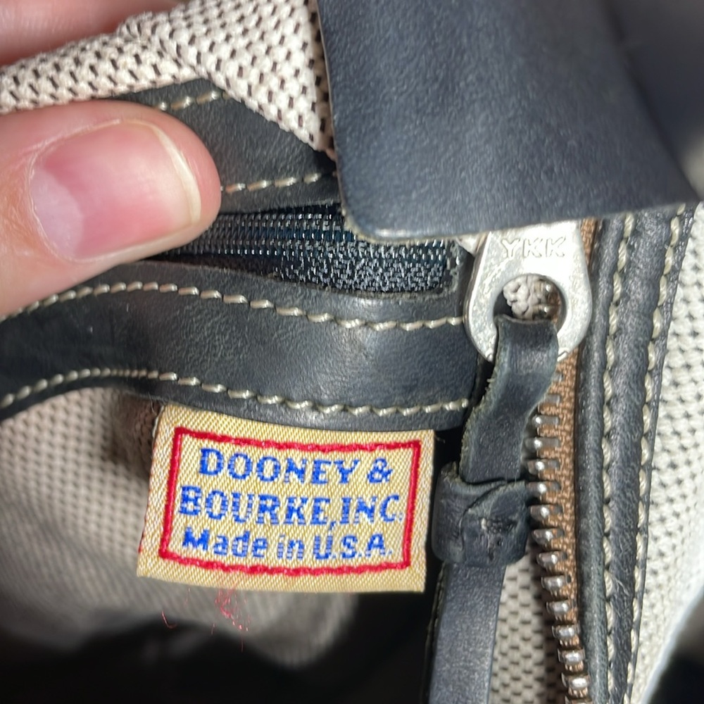 Vintage & Rare Dooney & Bourke Shoulder Bag - Picture 10 of 15